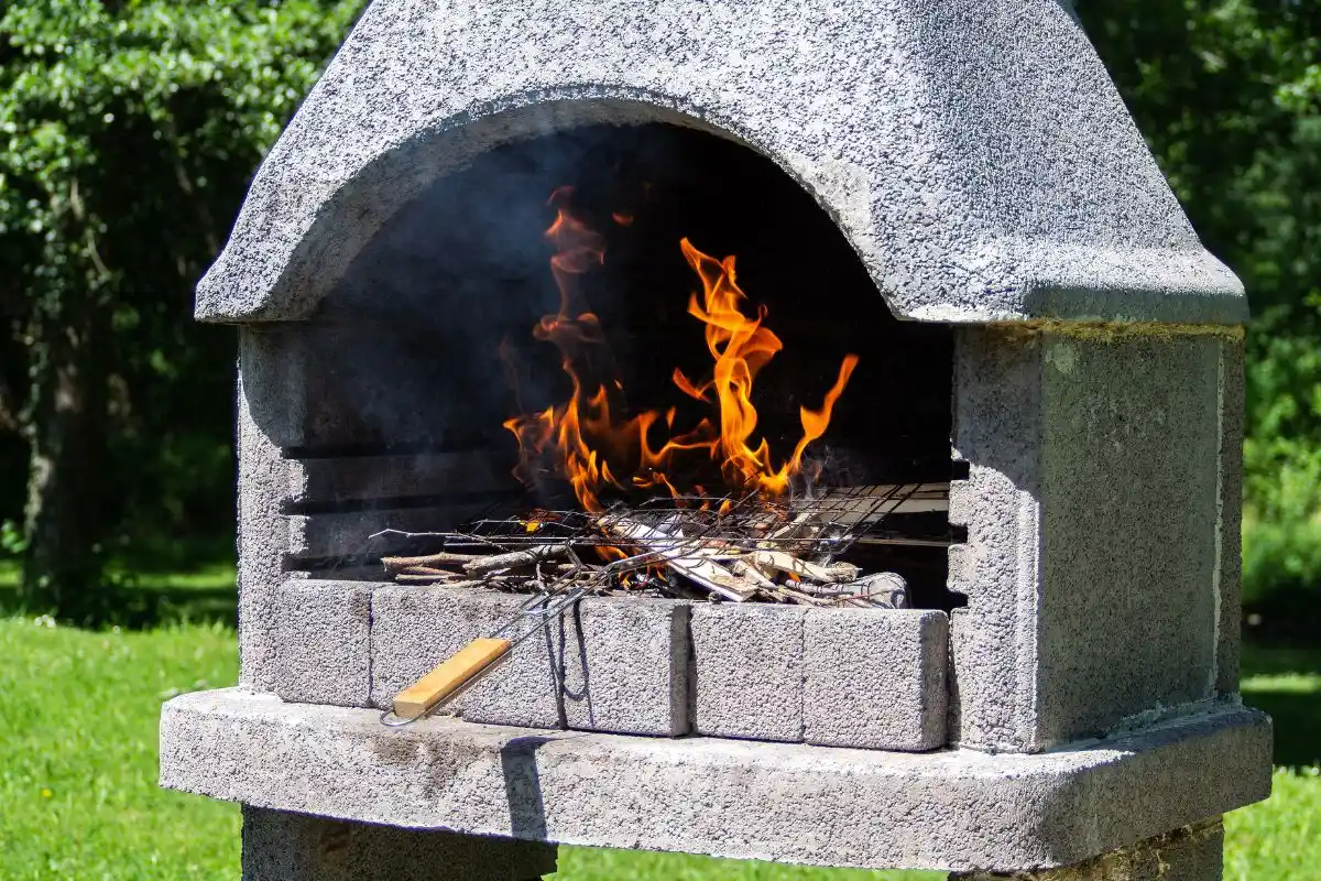 barbecue collectif camping cabestan 1